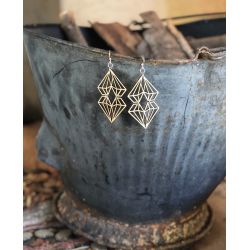 natural wood dueling diamonds earrings